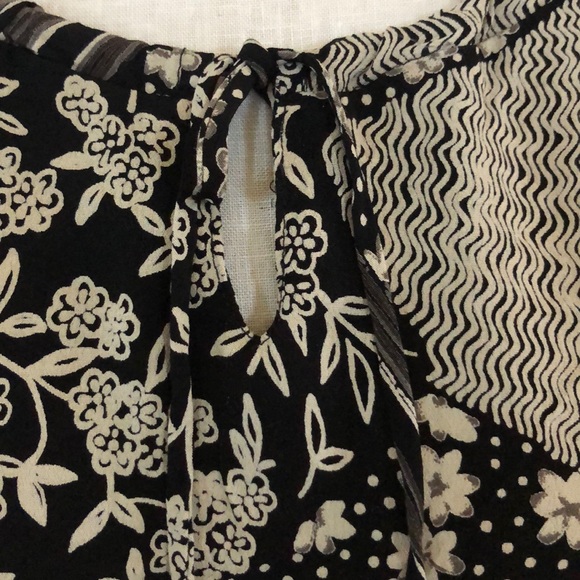 Intriguing Threads Top - Picture 3 of 5